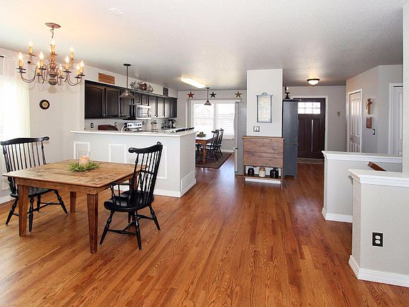 Entry/Dining Rm/Kitchen