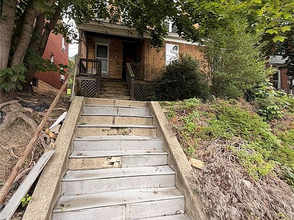 2nd image of 310 Broadway Ave