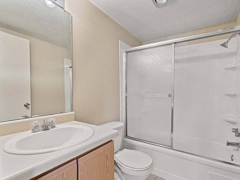 One bedroom bathroom