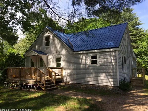 105 Howe St, Auburn, ME 04210
