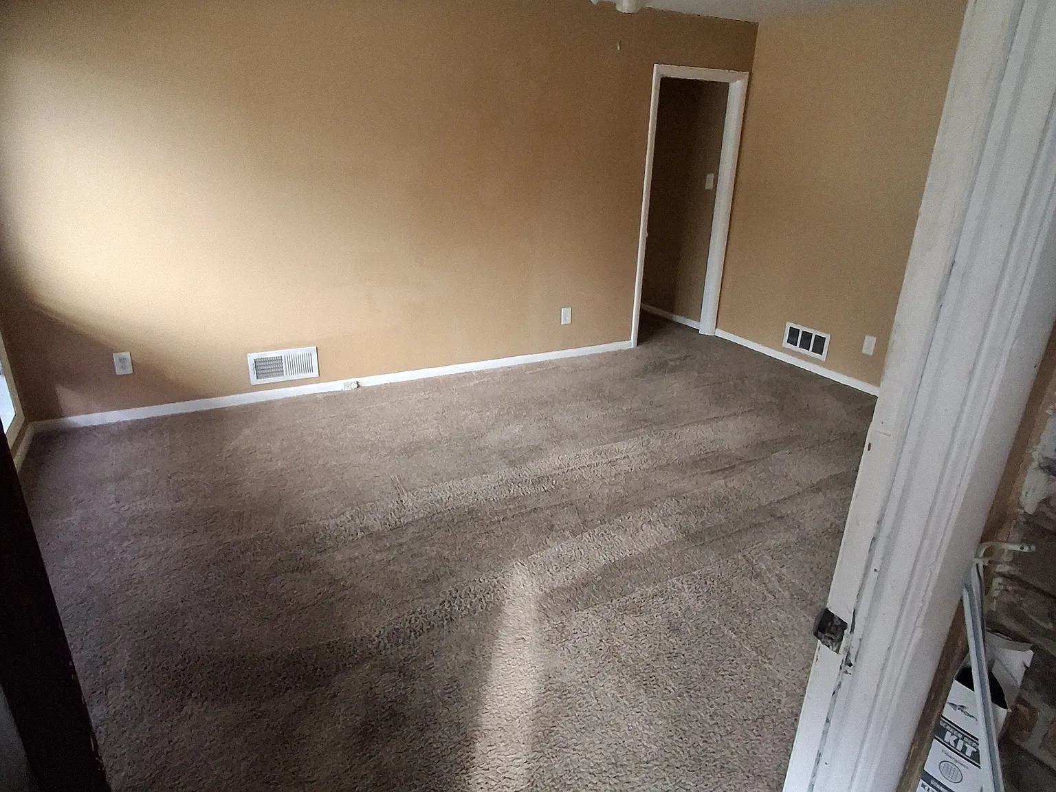 2 bed, 1047 sqft, $1,175 — Photo 3