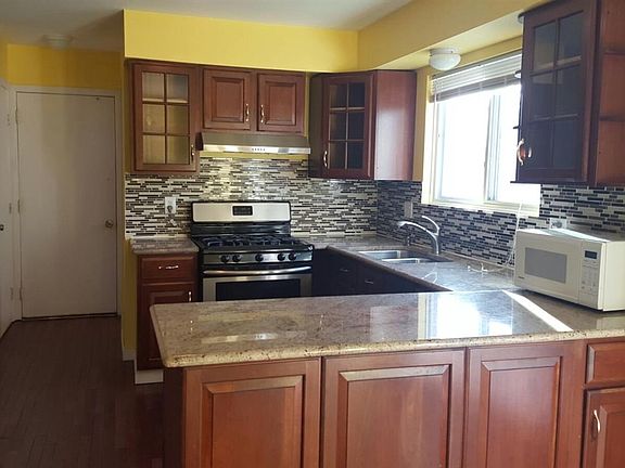 5th image of 9315 Panama Ave