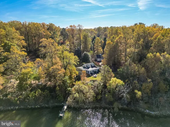 26272 Bugbee Ln, Hollywood, MD 20636