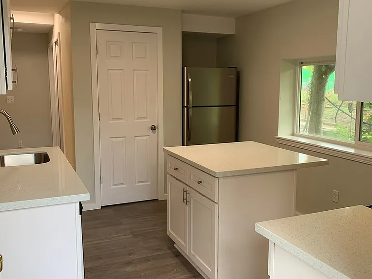 ES2605 - T Street Apartments — Photo 3
