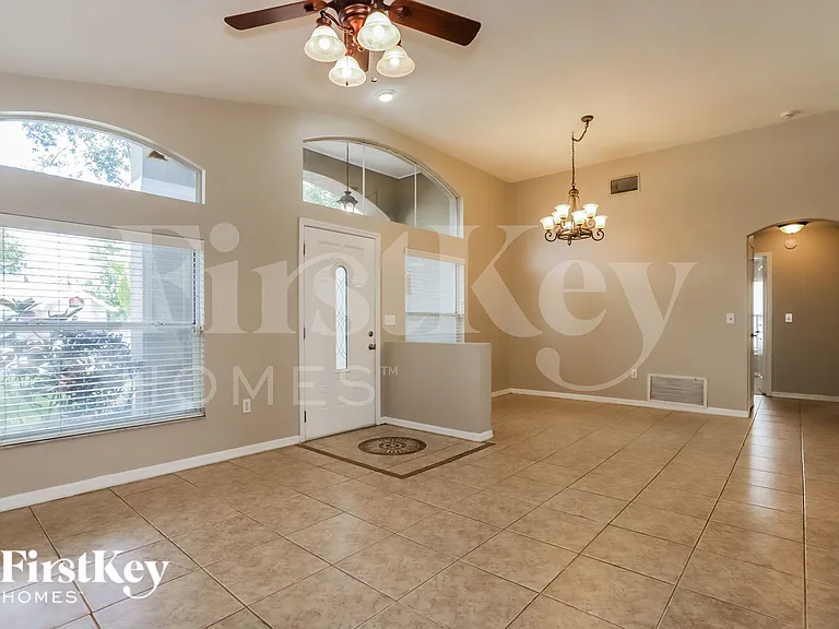 2202 Cattleman Dr — Photo 8