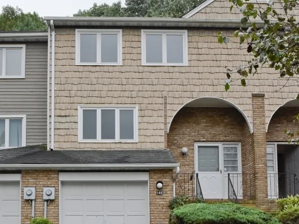 149 Patriots Rd, Morris Plains, NJ 07950