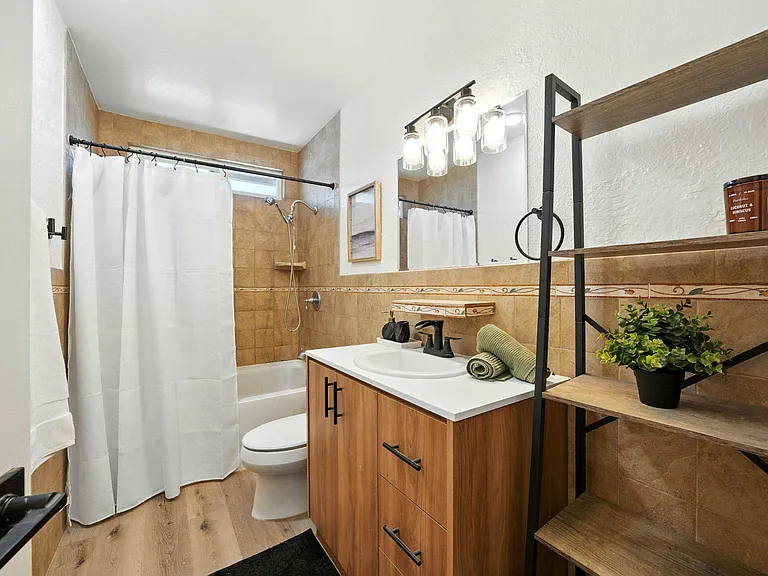 1472 Loma Ln — Photo 19