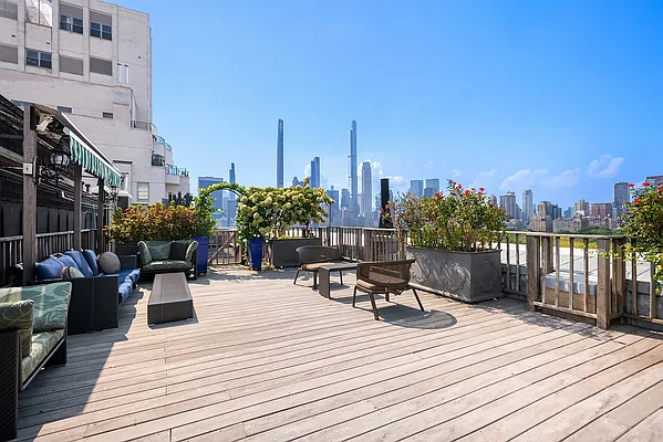 Sold by Warburg | media 33