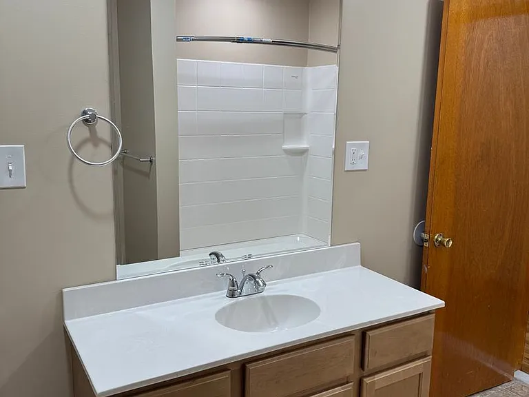 1035 Ridge Ave — Photo 35
