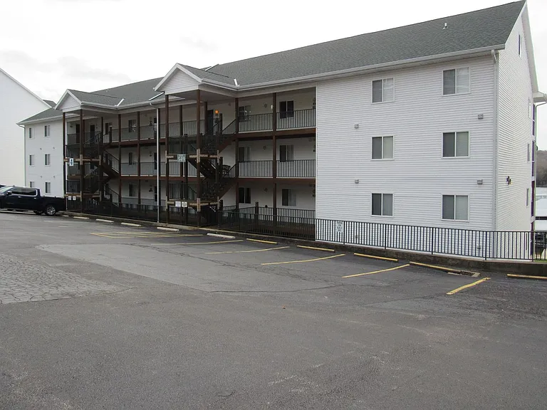 549 Park Place Dr #1D — Photo 28