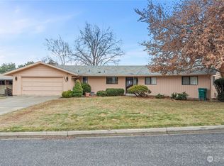 1213 Summer Hill Pl, Wenatchee, WA 98801