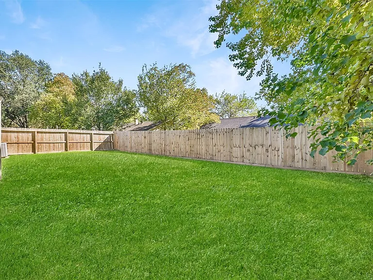2306 Piddler Dr — Photo 38
