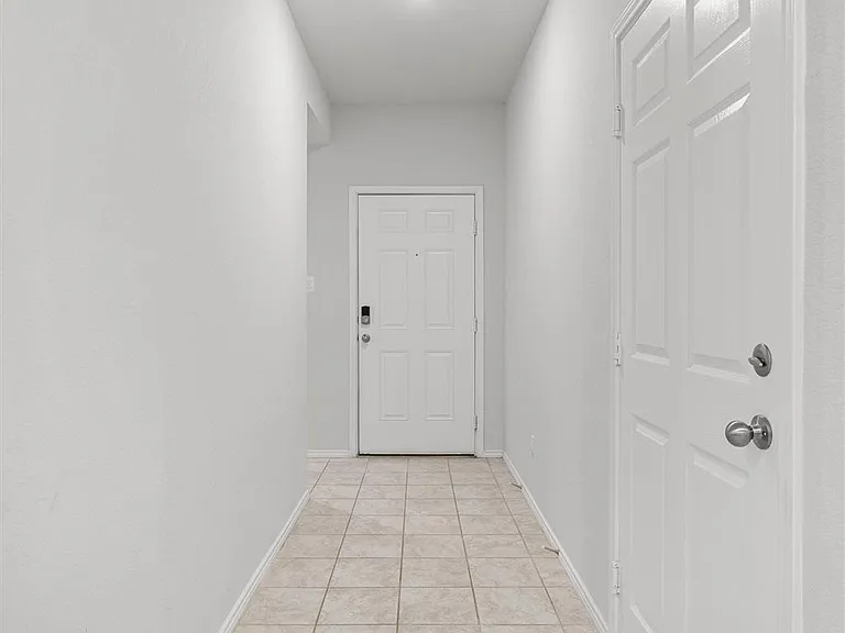 112 Ragnar Dr — Photo 4