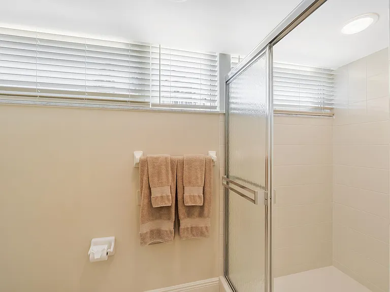 20 Seagate Dr #803 — Photo 33