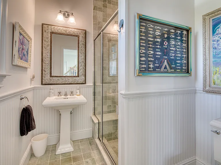 1060 Willow Terrace Ln — Photo 15