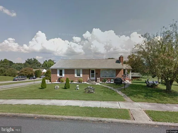 705 Fairview Ave W, Waynesboro, PA 17268