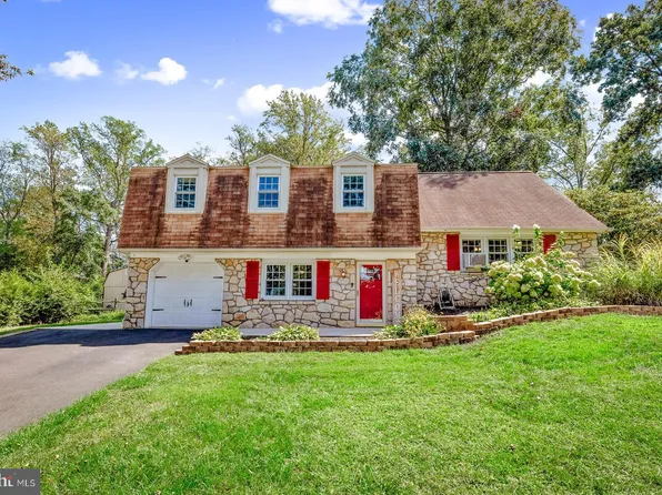 919 Lavera Rd, Warminster, PA 18974