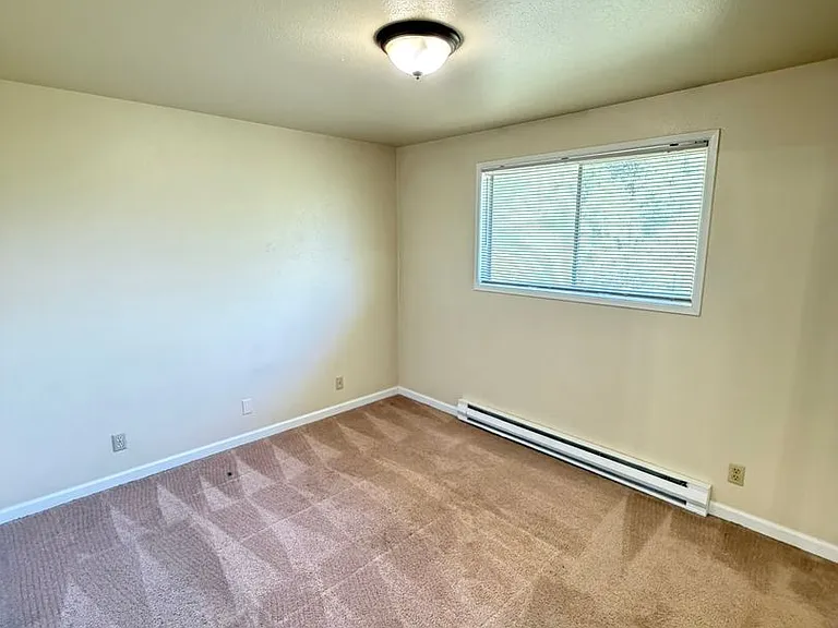 177 W C St #7 — Photo 23