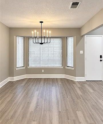 3rd image of 2031 Golfview Dr