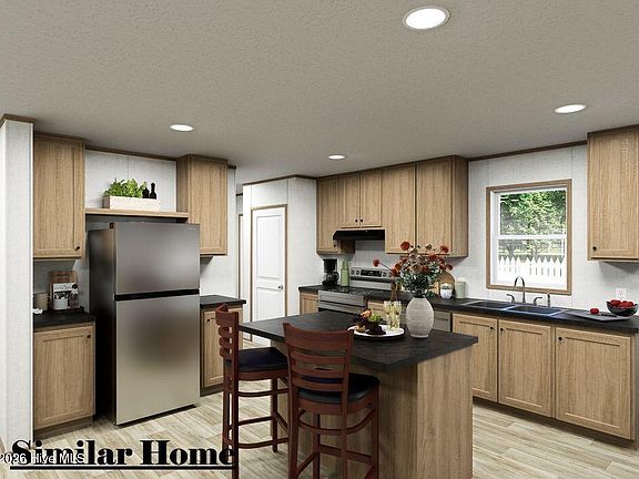 3rd image of 326 N Winchester Lane