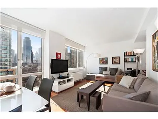 Rented by Compass | media 10