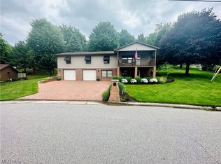 202 Highland Hills Dr, Follansbee, WV 26037