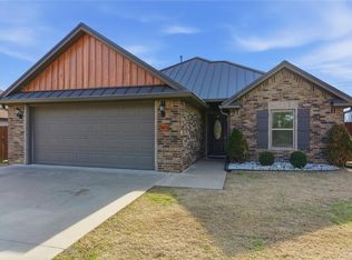 355 Lucian Ln, Springdale, AR 72764