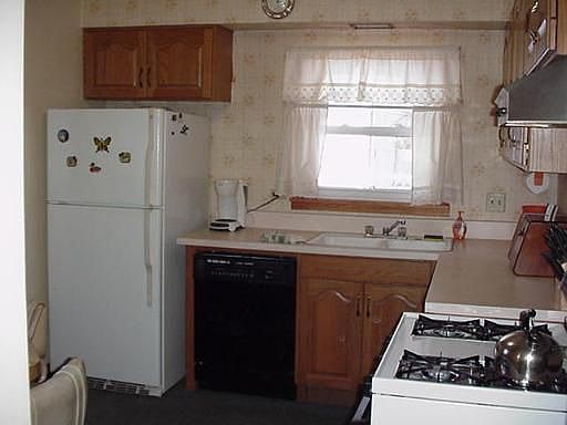2nd image of 310 Sauganash St