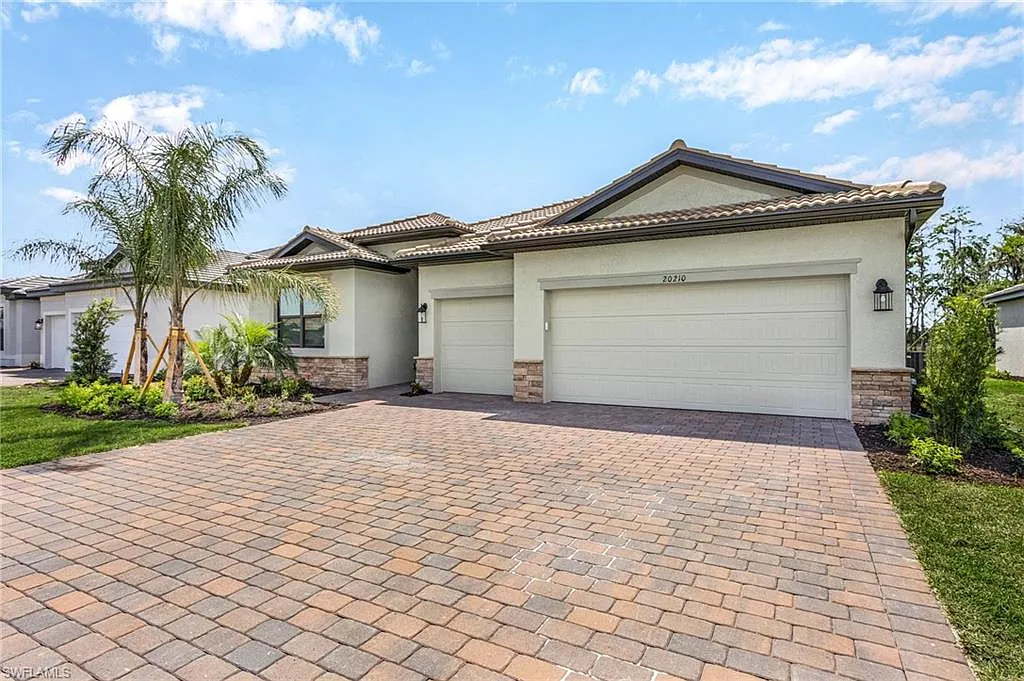 4 bed, 3.0 bath, 2267 sqft, $3,995 — Photo 1