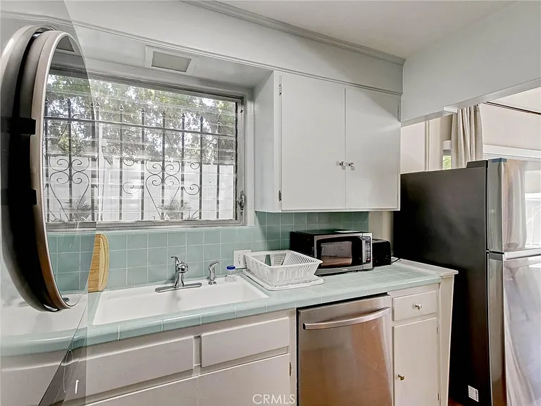 4268 Troost Ave — Photo 8