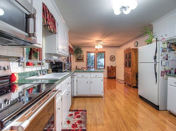 5th image of 4075 Jefferson Woods Dr