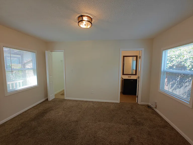 812 Cedar St #102 — Photo 18