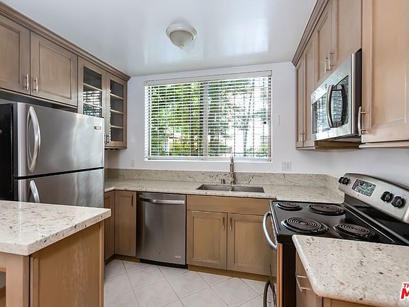 3rd image of 1411 N Harper Ave APT 9