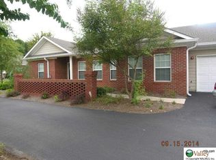 55 Valley Way Cir SE, Huntsville, AL 35802