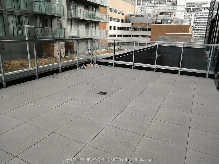 28 Wellesley St E #507 — Photo 19