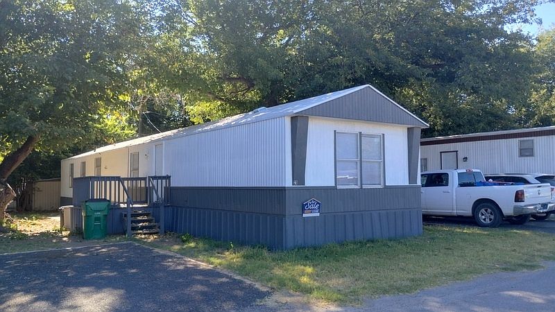1st image of 209 S Avenue B Trailer 23