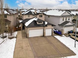 195 S Royal Birkdale Cres NW, Calgary, AB T3G5R7