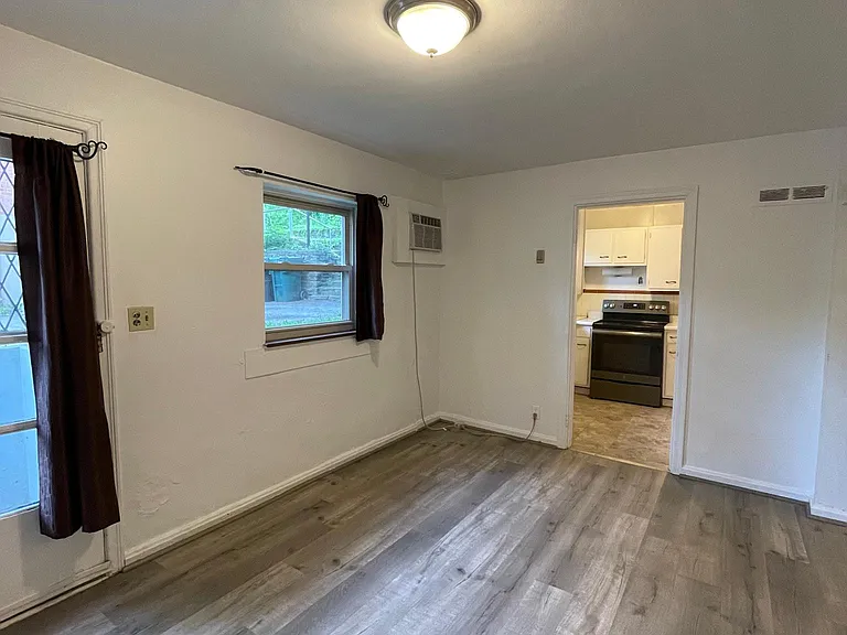 877 Ludlow Ave #5 — Photo 8