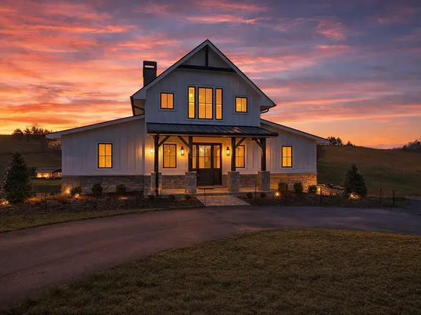 190 Farmhouse Village Trl, Butler, TN 37640