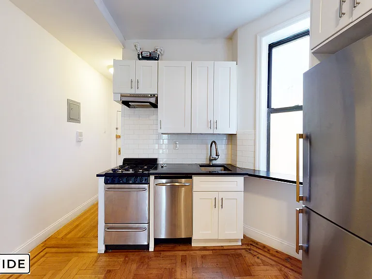 226 E 36th St #4C — Photo 4
