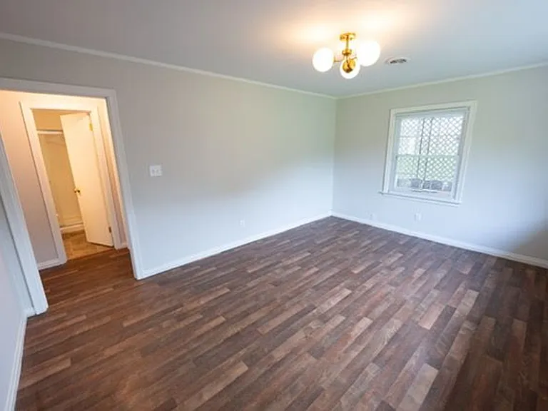 2240 McClung Ave — Photo 4