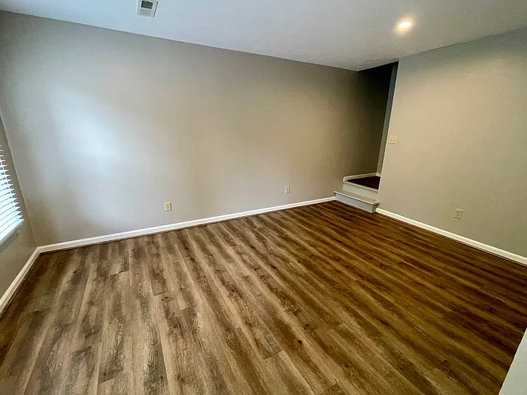 2317 Broadway Ave SW #E — Photo 4