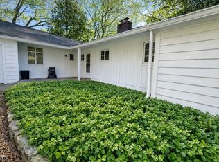 418 River Rd, Chatham Twp., NJ 07928