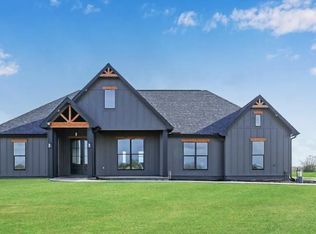 643 Chuckwagon Trl, Angleton, TX 77515