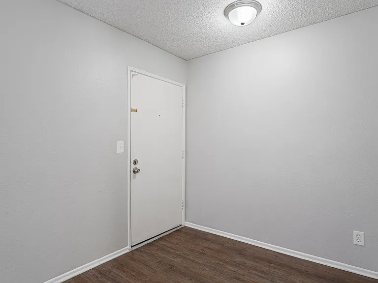 Dresser Complex — Photo 9