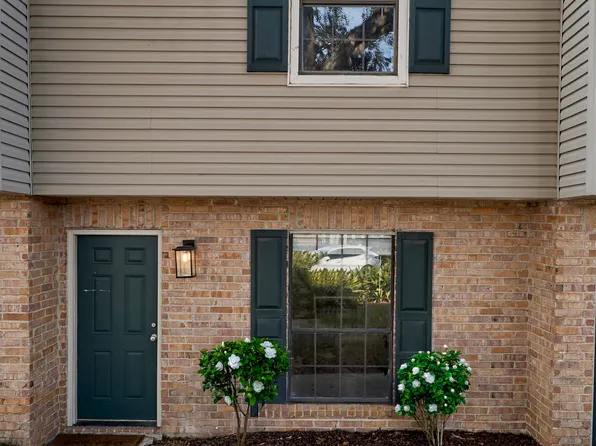 100 Winchester Dr APT 702, Lafayette, LA 70506