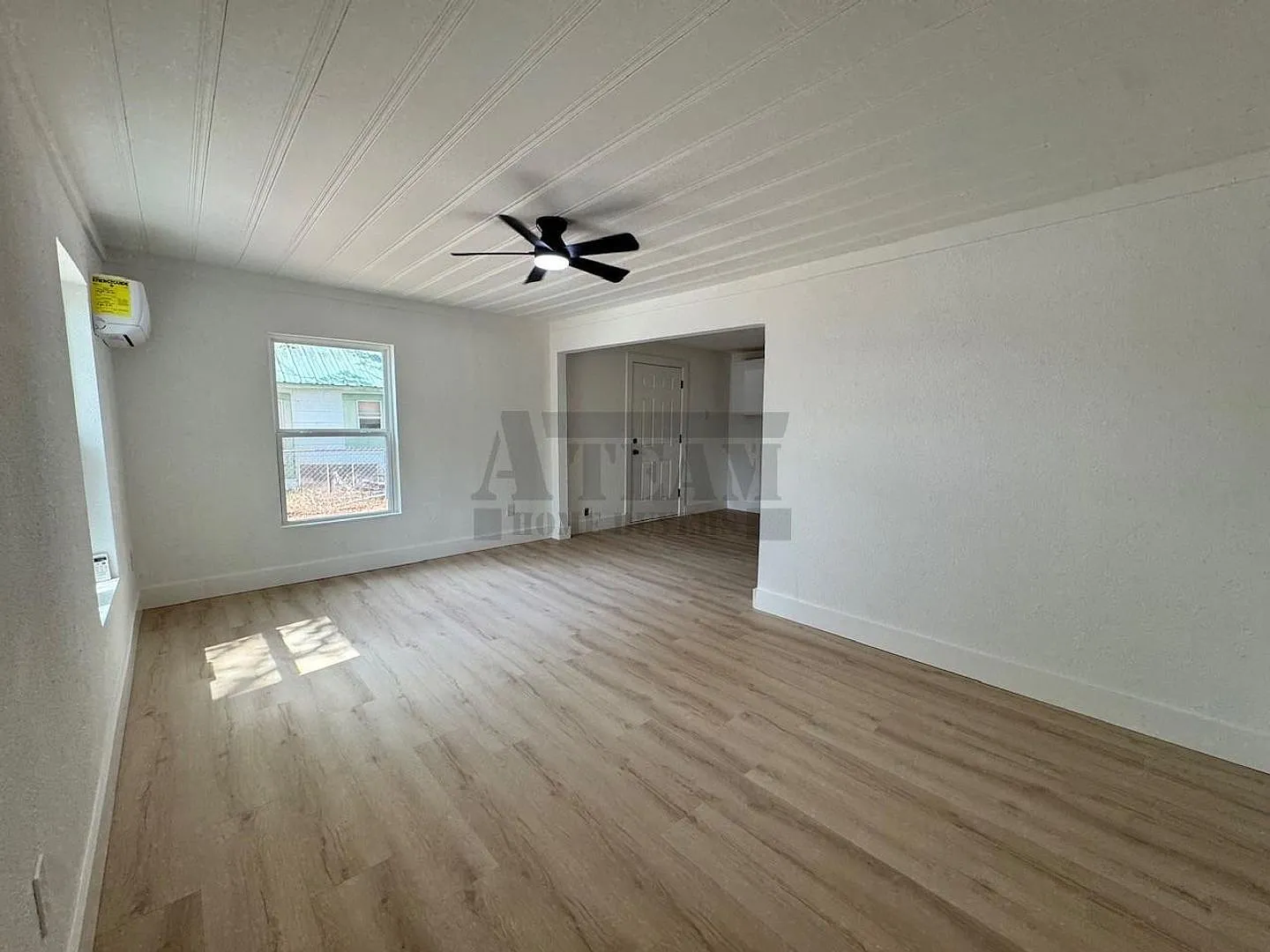 Beautifully Remodeled 2 Bedroom, 1 Bathroom Home for Rent Located in Mabank! — Photo 2