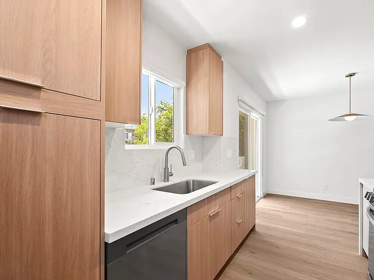739 N Sweetzer Ave #6 — Photo 13