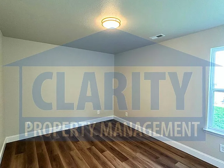 1594 Perry St SE — Photo 15