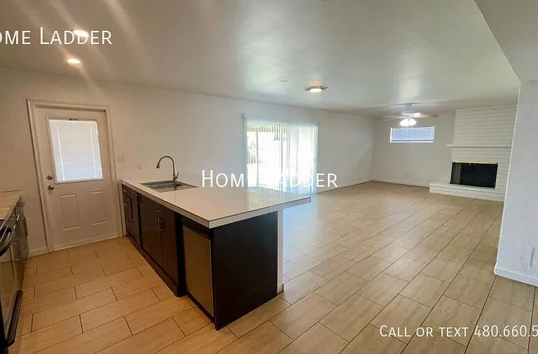 3315 S Ventura Dr — Photo 2